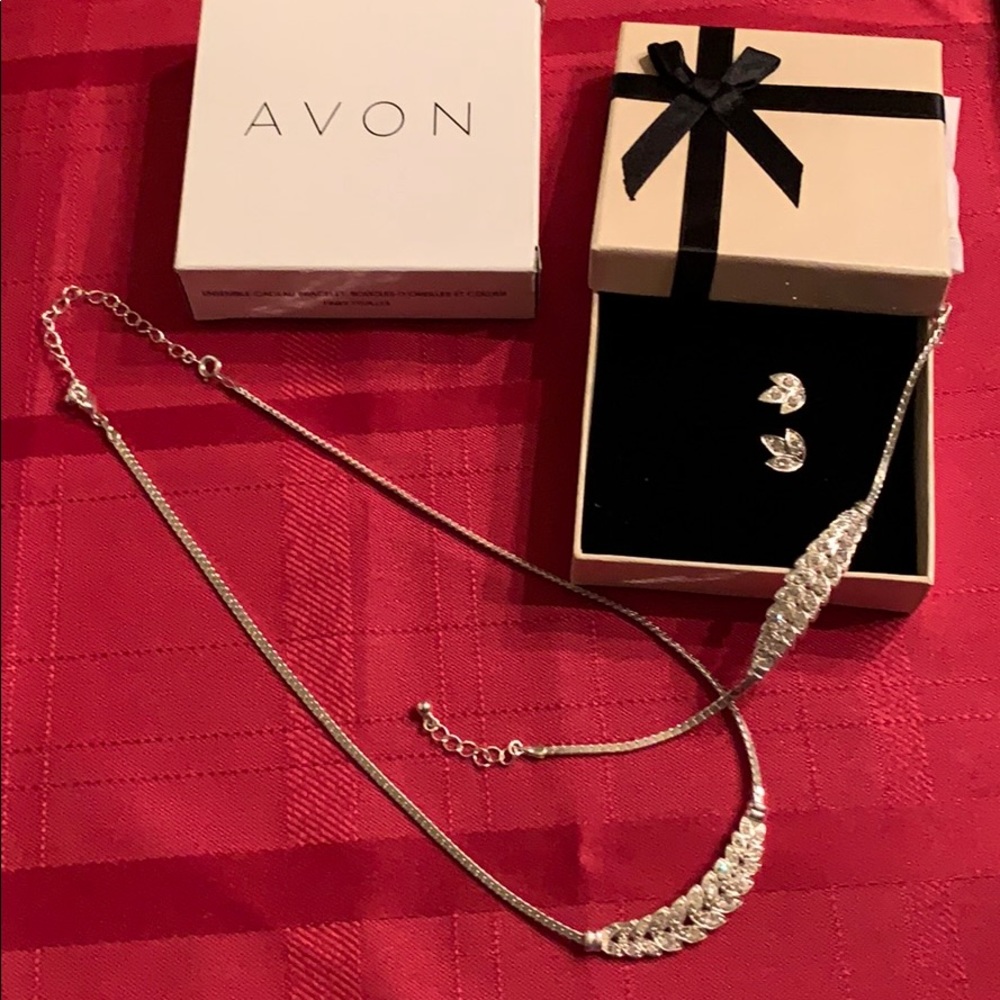 New Avon jewelry Gift Set Silver & crystal VTG